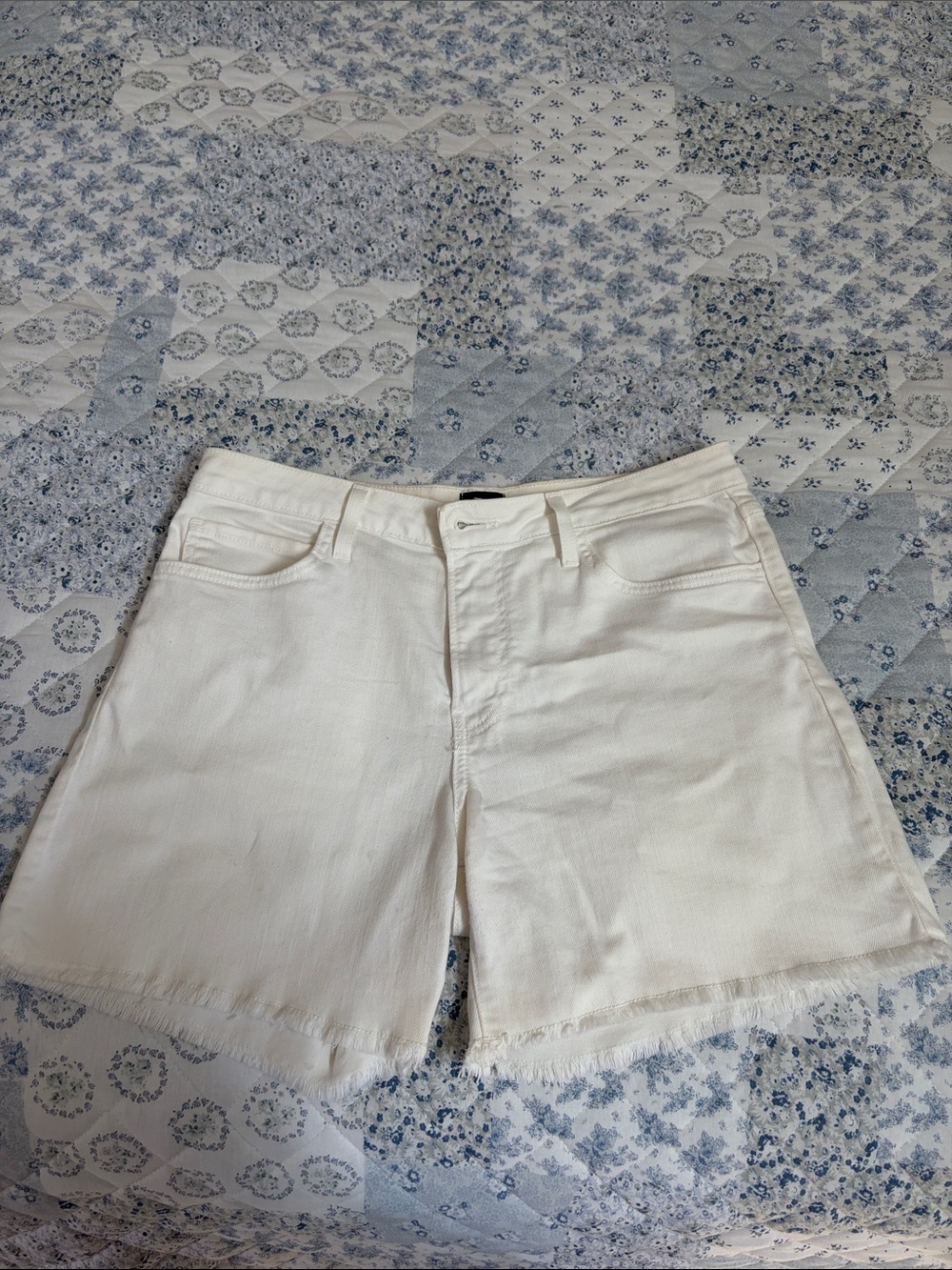 Just black White Denin Shorts- L